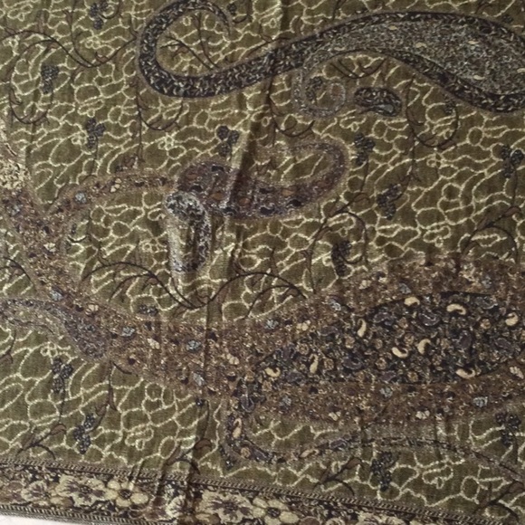 100% Pashmina Accessories - Pashmina Scarf 70” by 28” Fringed ends NWOT.